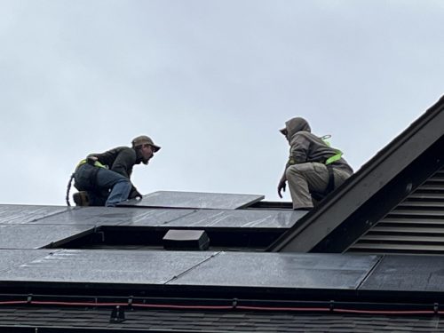 Panel installation on rooftop of an East Tennessee regional nonprofit headquarters